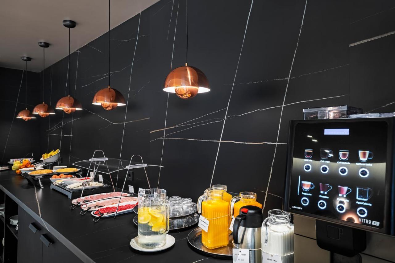 Holiday Inn Express Pamplona By Ihg Mutilva Baja Bagian luar foto